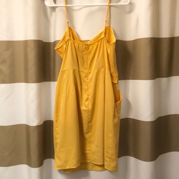 Everly Yellow Dress - Picture 4 of 8